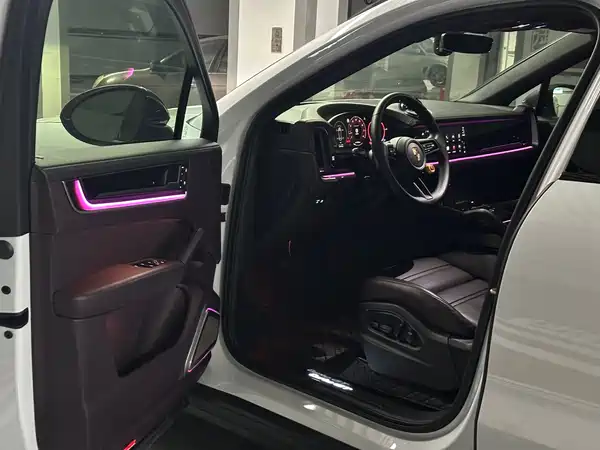 Porsche Cayenne 2025