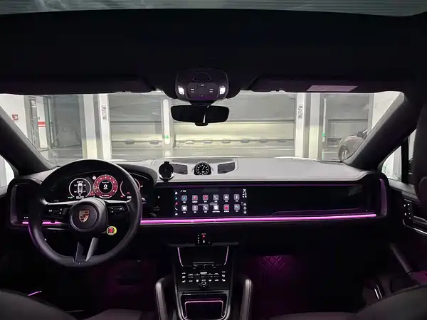 Porsche Cayenne 2025