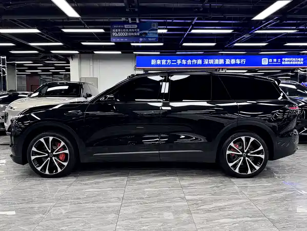 NIO ES8 2024