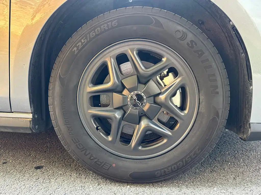 BYD Seal 05 DM-i 2025 — фото 16