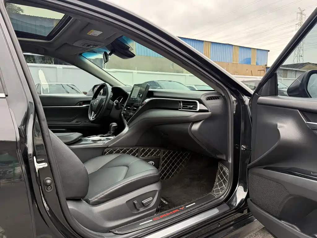 Toyota Camry 2022 — фото 20