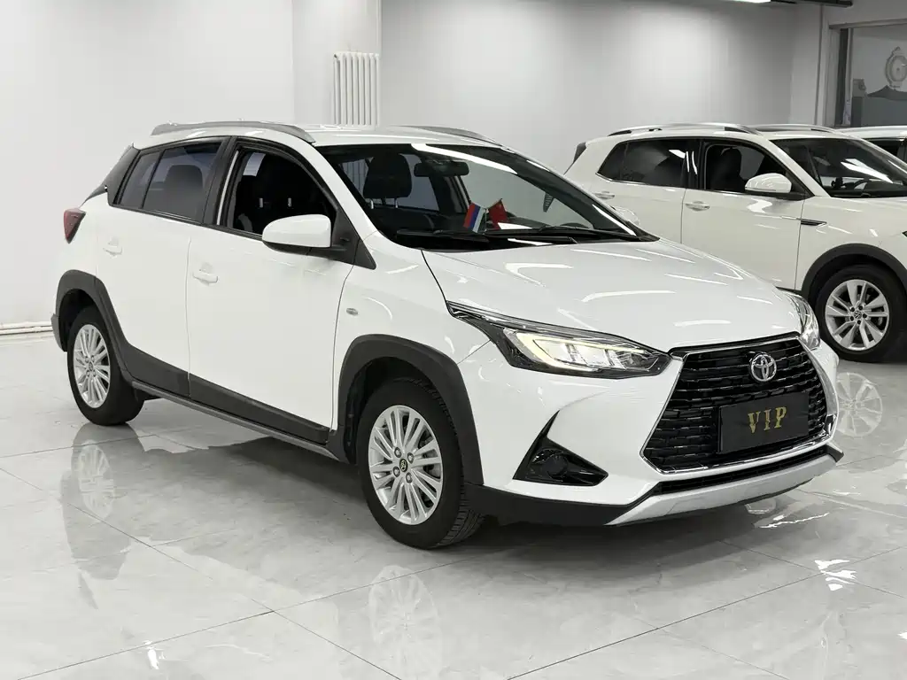 Toyota Yaris L 2022 — фото 3