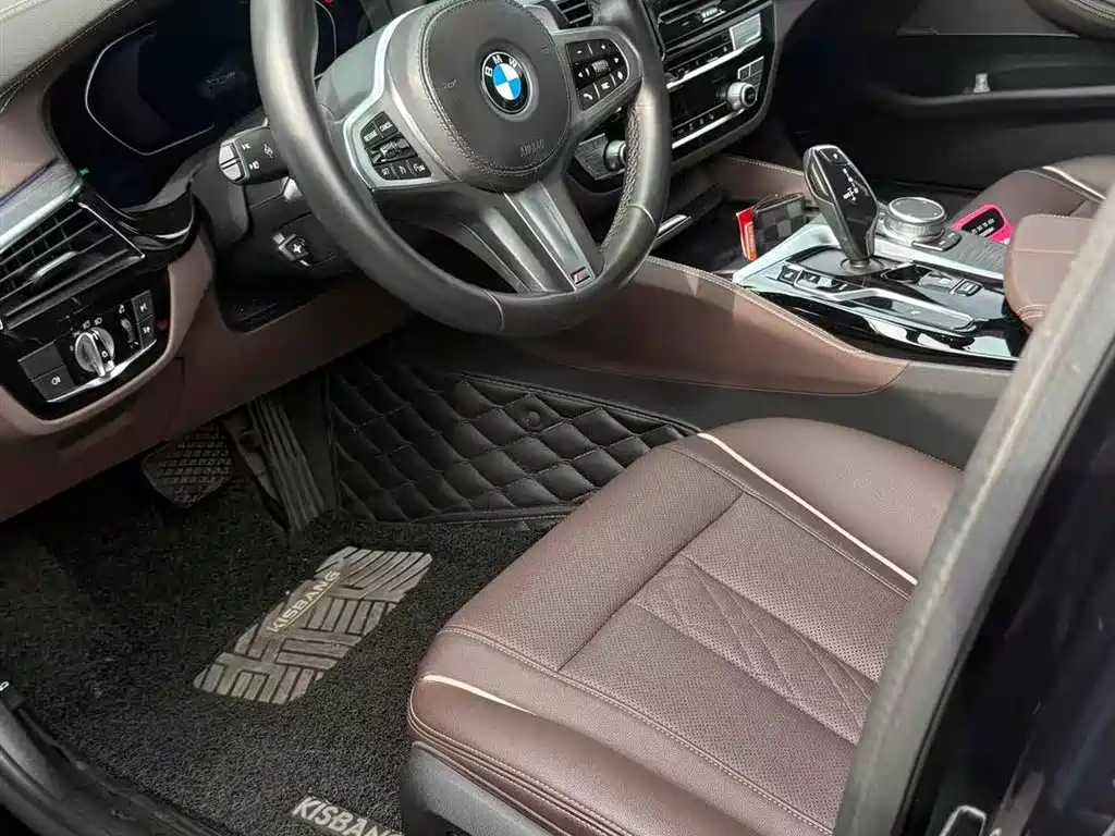 BMW 5 Series 2021