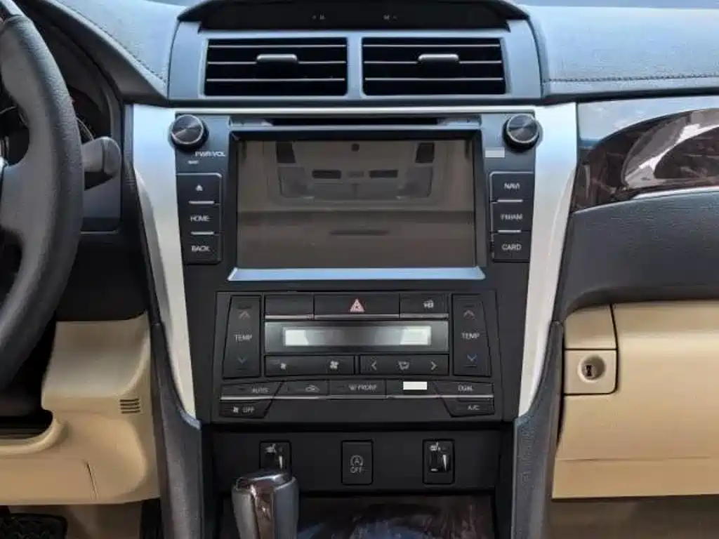 Toyota Camry 2016 — фото 9