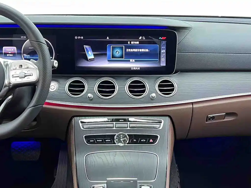 Mercedes-Benz E-Class 2020 — фото 16
