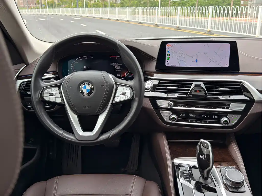 BMW 5 Series 2020 — фото 13