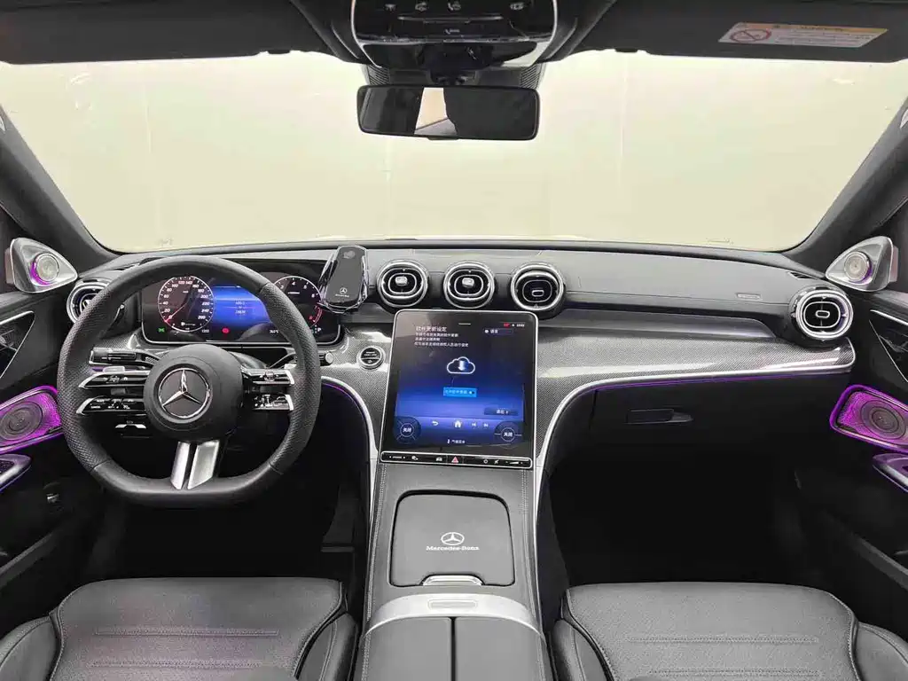 Mercedes-Benz C-Class 2024 — фото 13