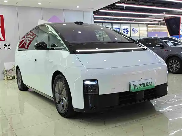 Li Auto MEGA 2025