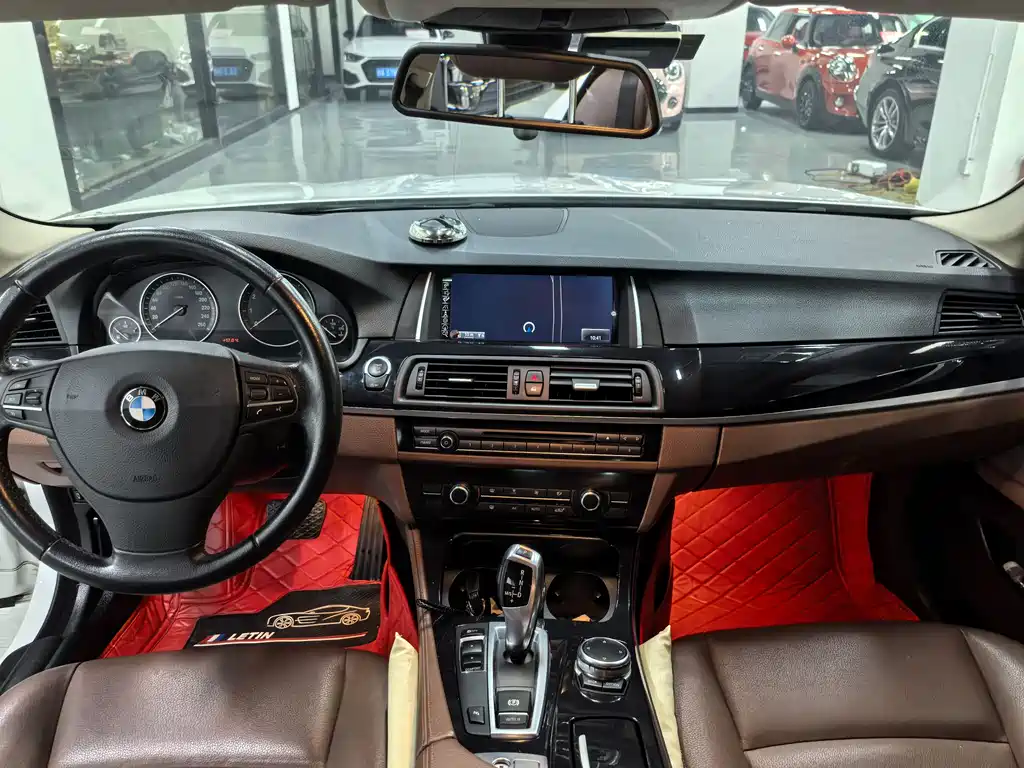 BMW 5 Series 2016 — фото 9