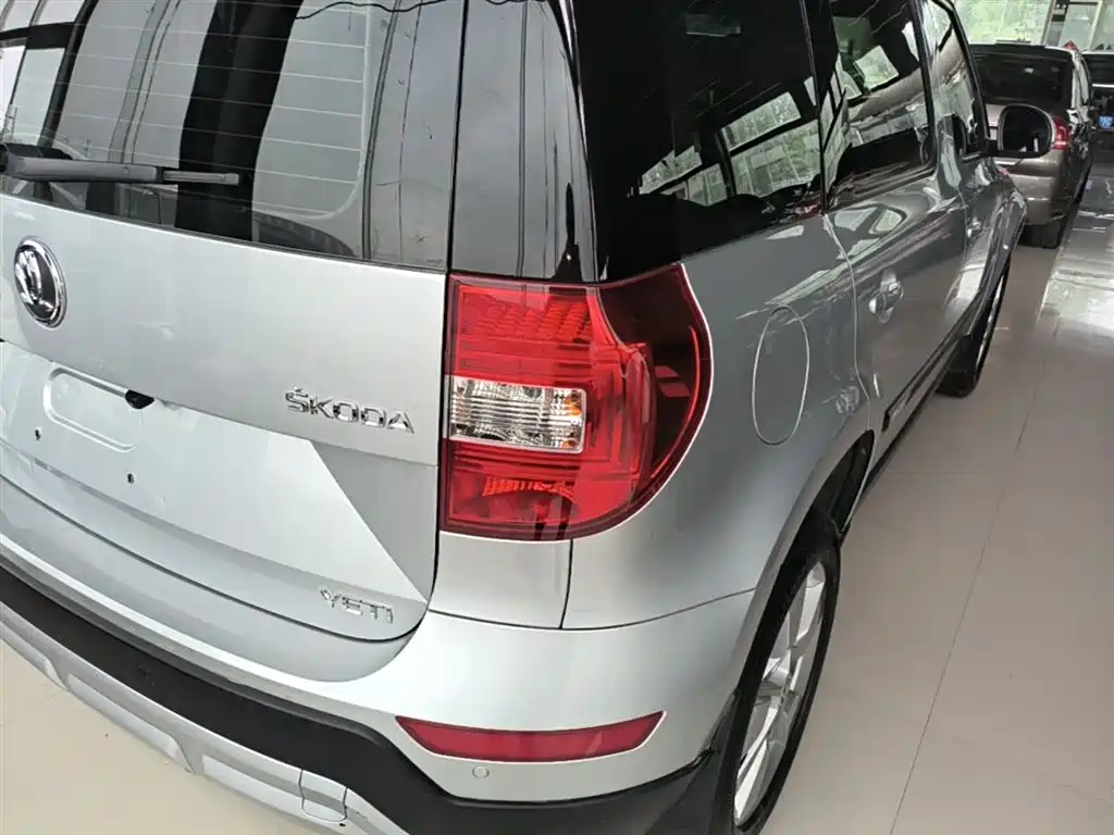 Skoda Yeti 2015 — фото 8