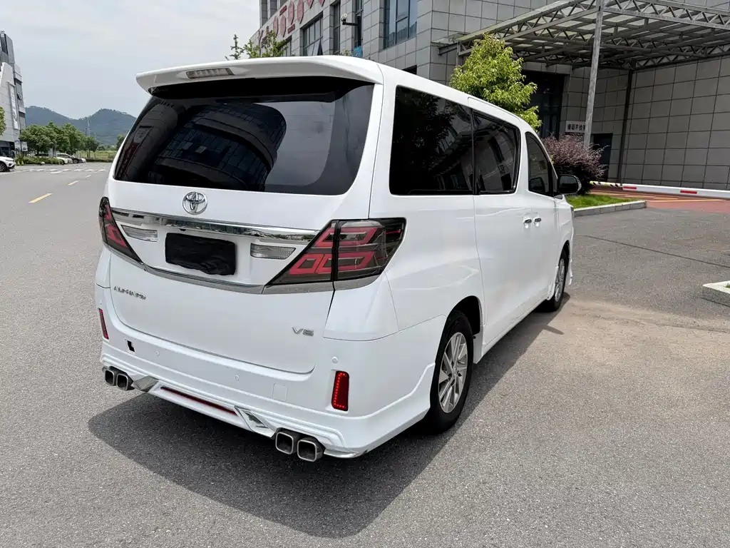 Toyota Alphard 2015 — фото 3