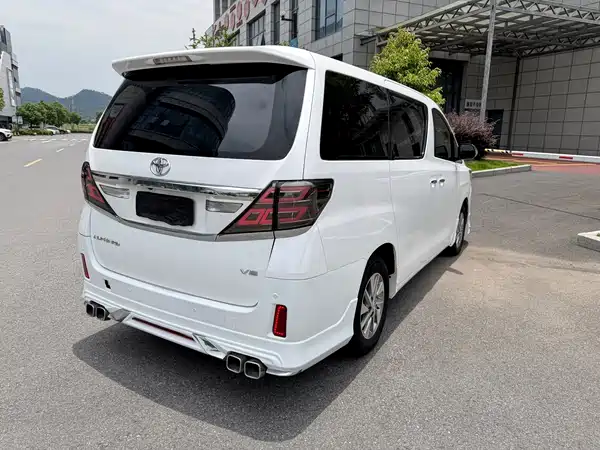 Toyota Alphard 2015