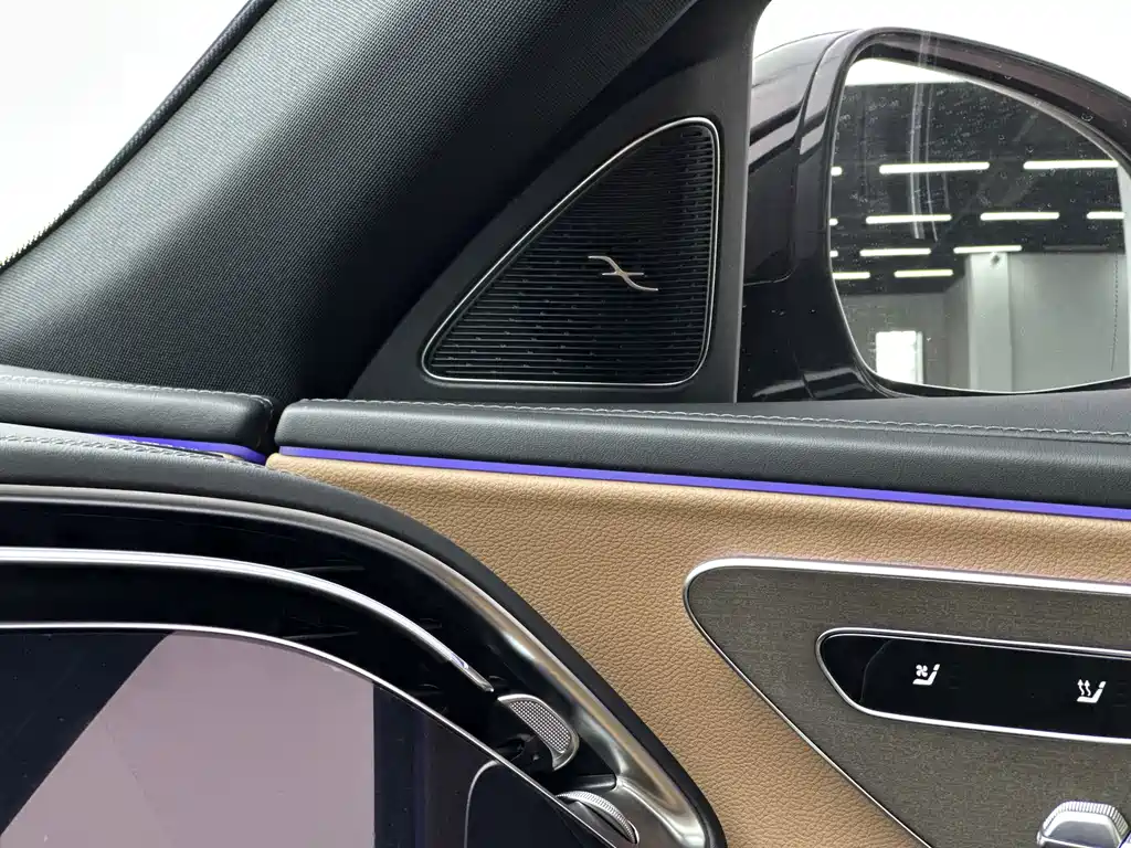 Mercedes-Benz E-Class 2025 — фото 17