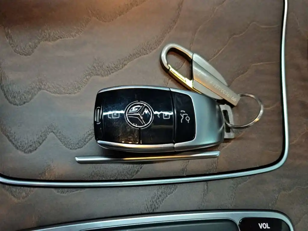 Mercedes-Benz E-Class 2020 — фото 9