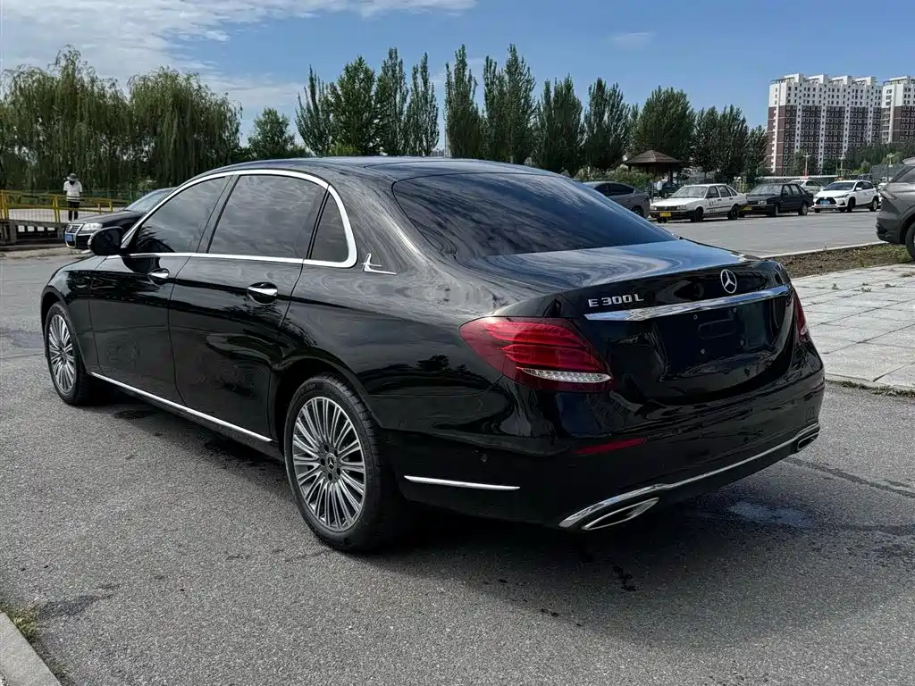 Mercedes-Benz E-Class 2020 — фото 9