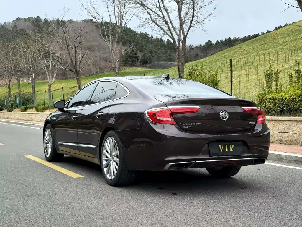 Buick LaCrosse 2017 — фото 6