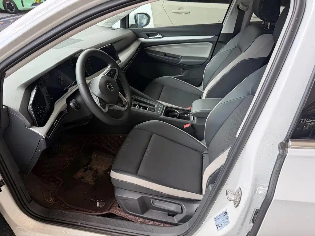 Volkswagen Golf 2023