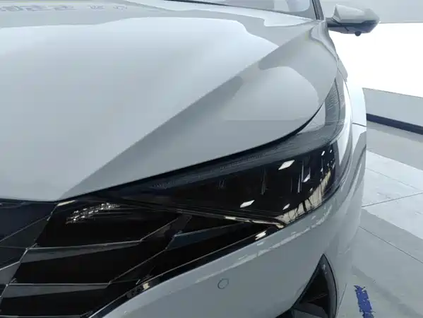 Hyundai Elantra 2023