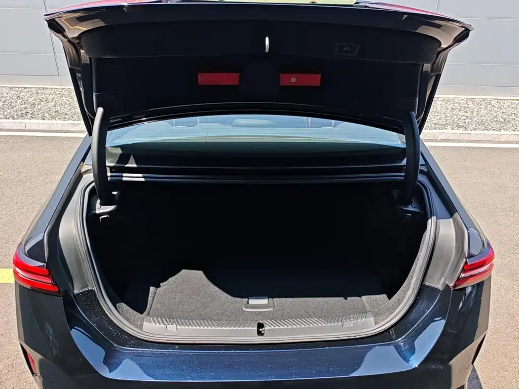 BMW i5 2025 — фото 13