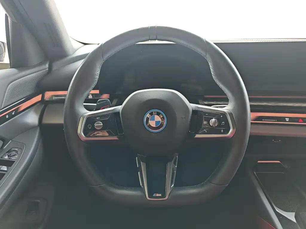 BMW i5 2025 — фото 7