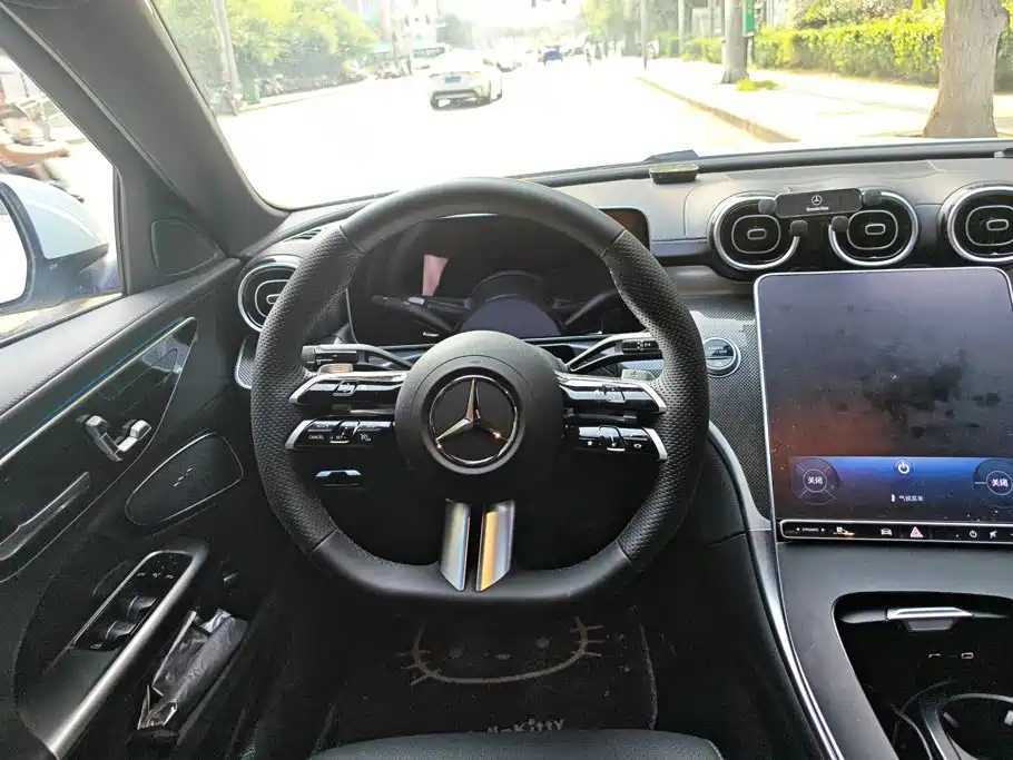 Mercedes-Benz C-Class 2025 — фото 15