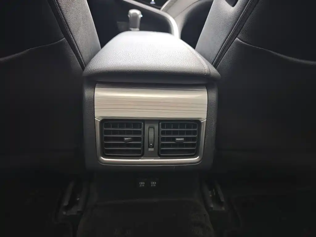 Toyota Camry 2021 — фото 17