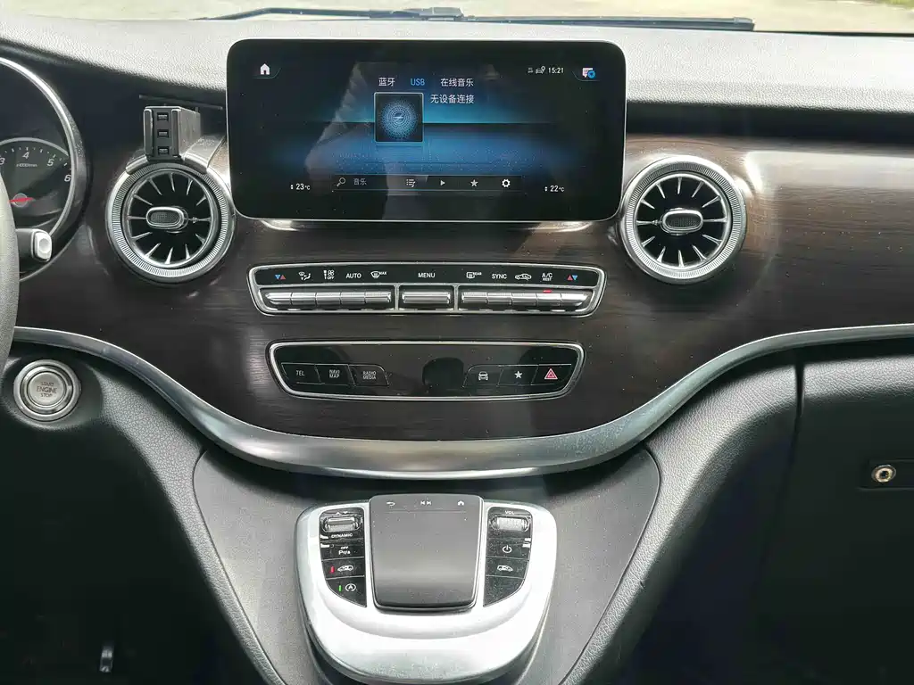 Mercedes-Benz V-Class 2021 — фото 12