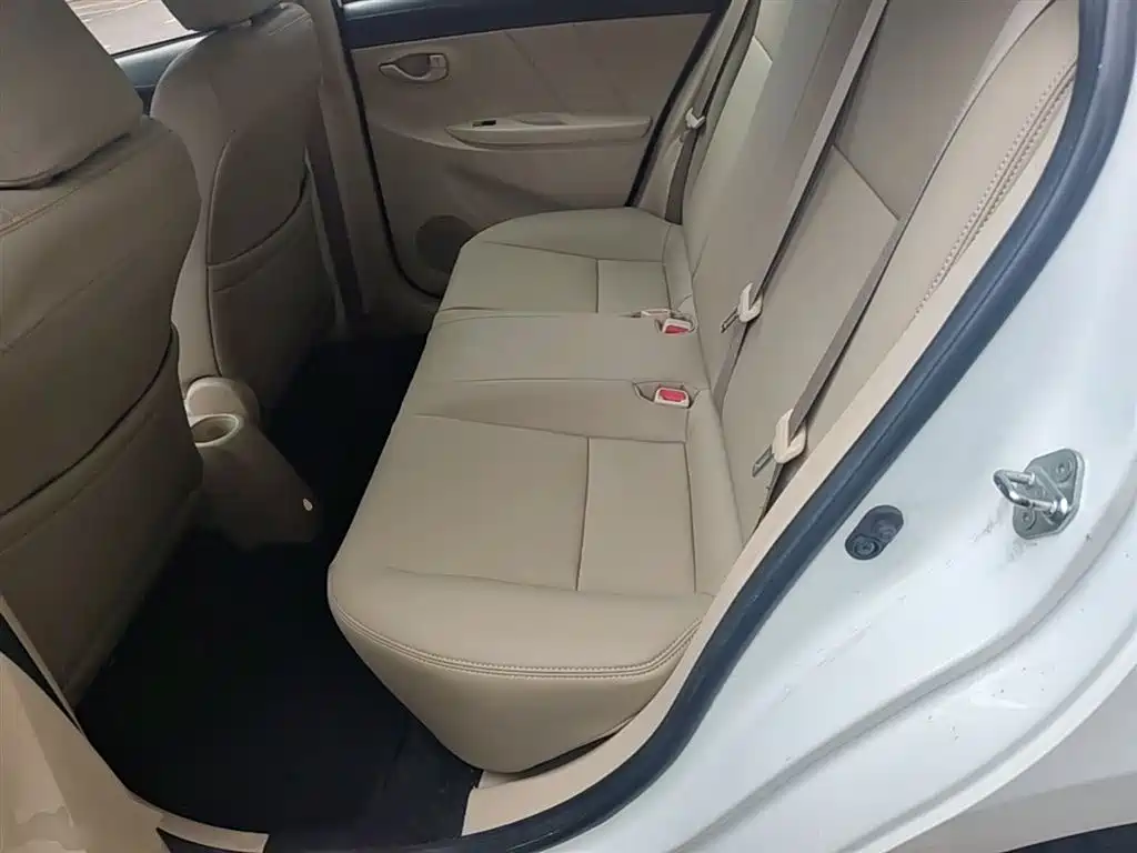 Toyota Vios 2015 — фото 17