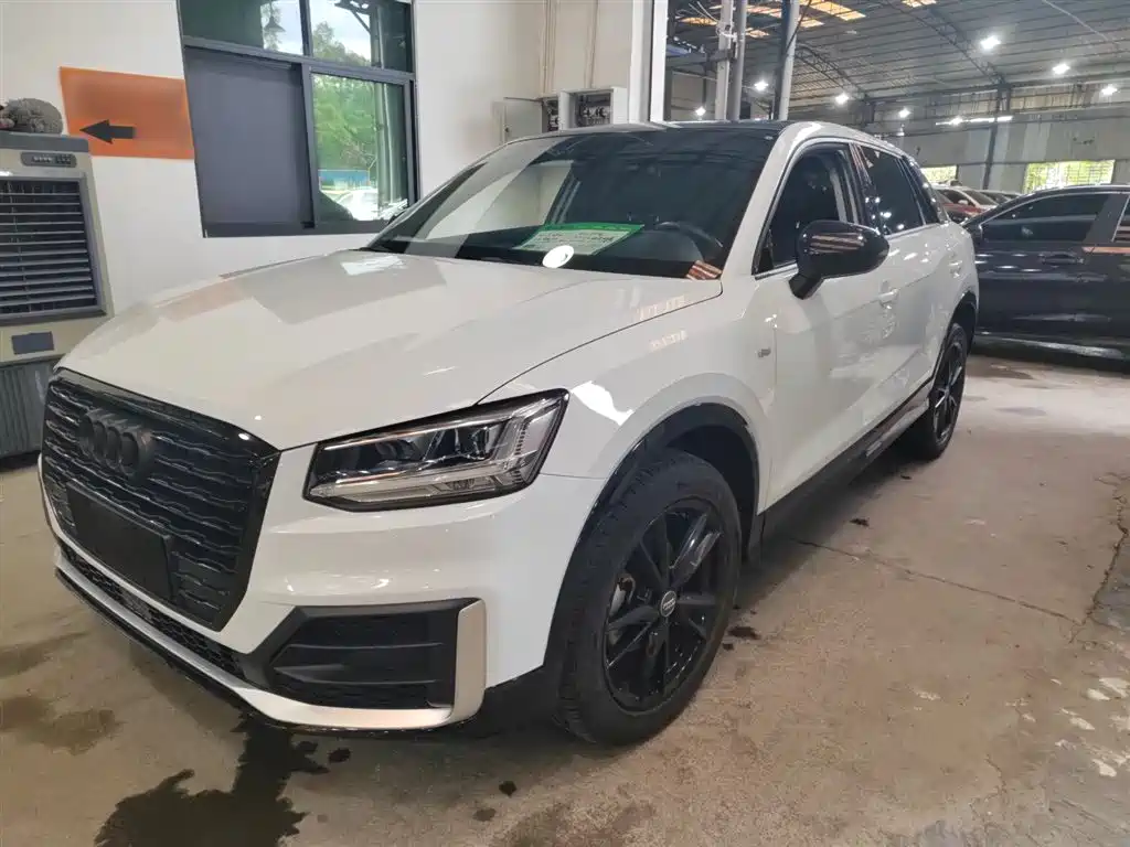 Audi Q2L 2019 — фото 1