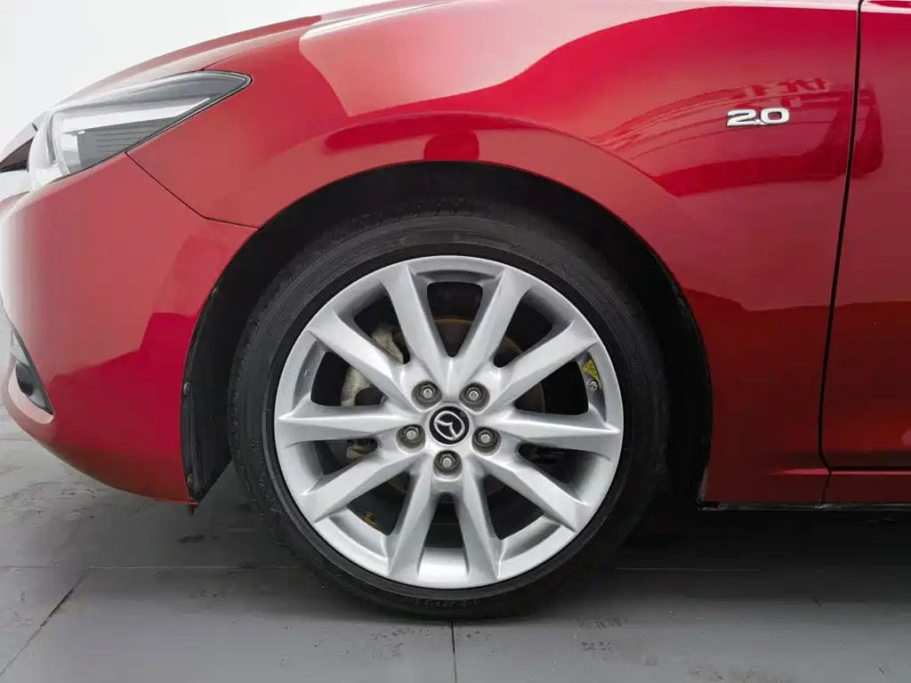 Mazda 3 Axela 2018 — фото 17