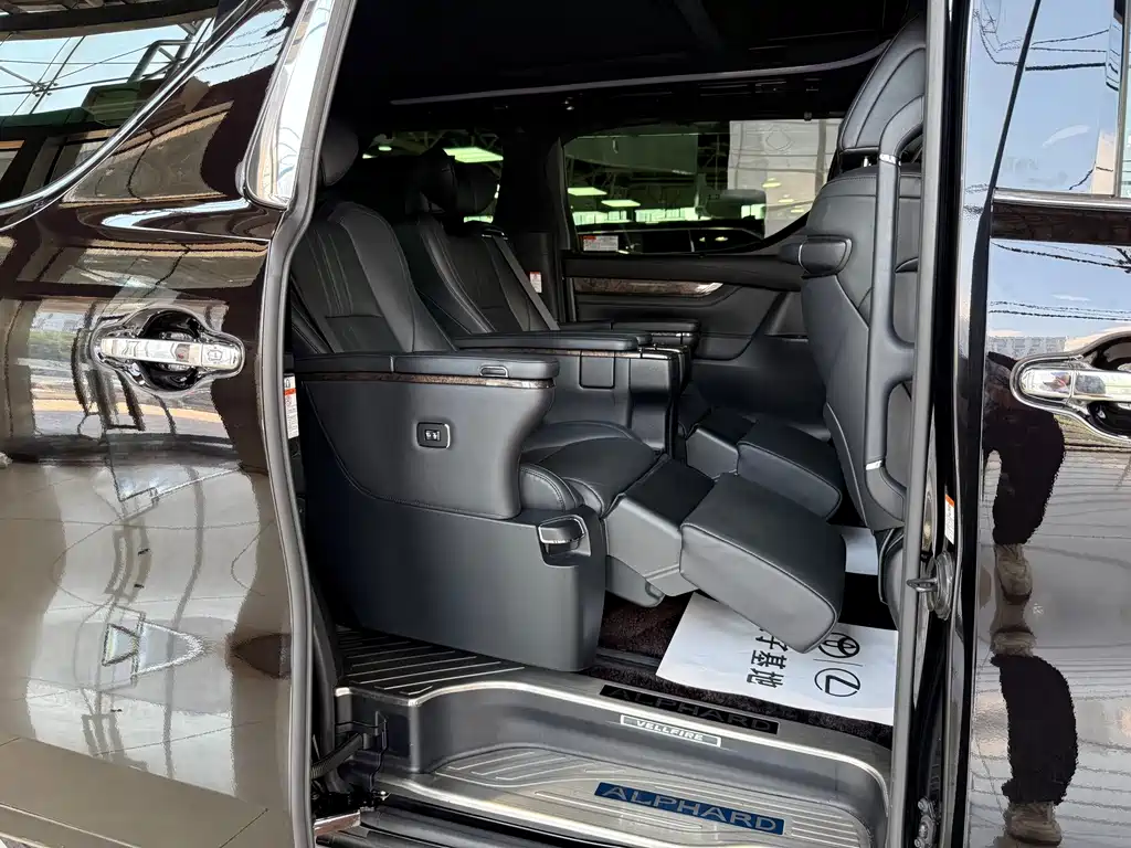 Toyota Vellfire 2021 — фото 19