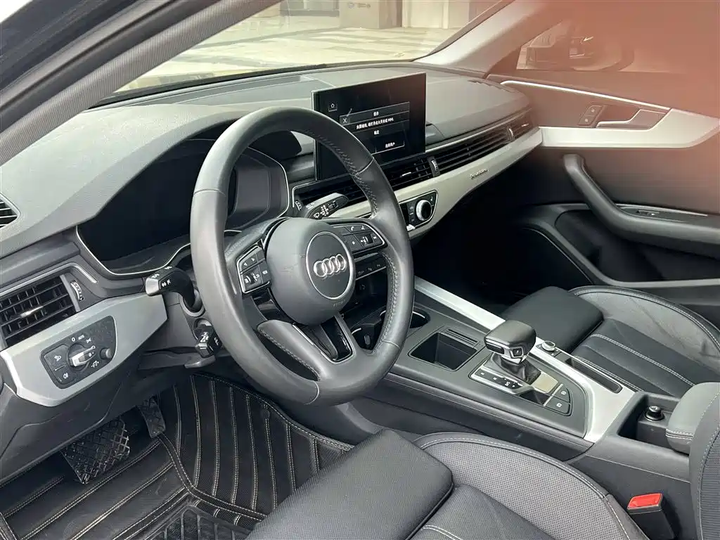 Audi A4L 2022 — фото 12