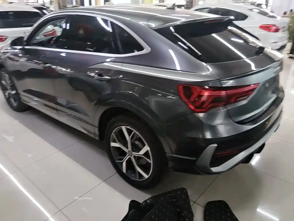 Audi Q3 Sportback 2023 — фото 23