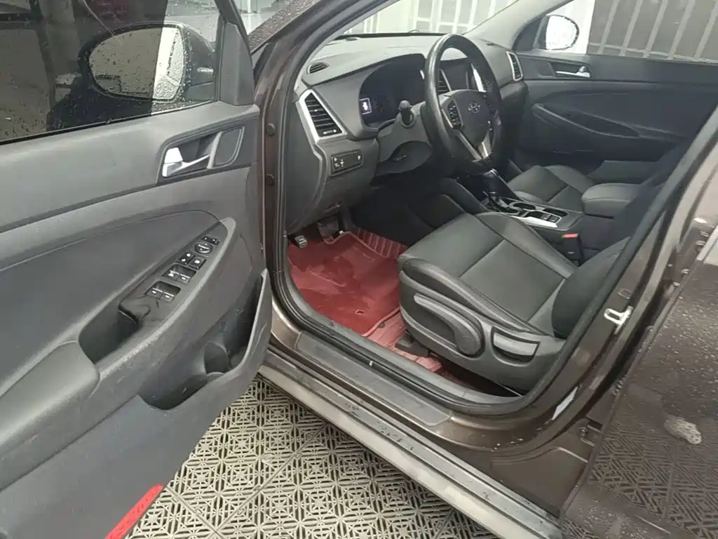 Hyundai Tucson 2018 — фото 16