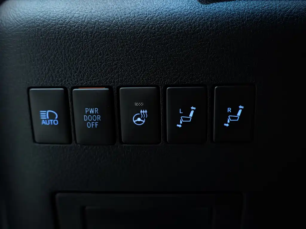 Toyota Vellfire 2020 — фото 10