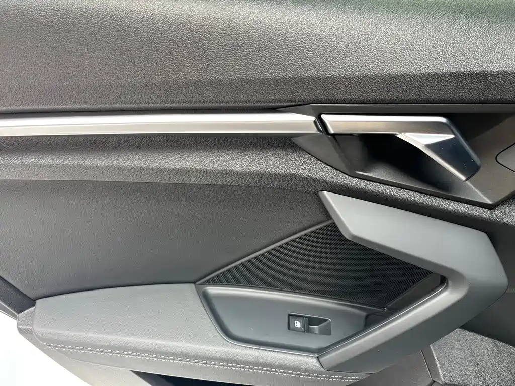 Audi A3 2023 — фото 24