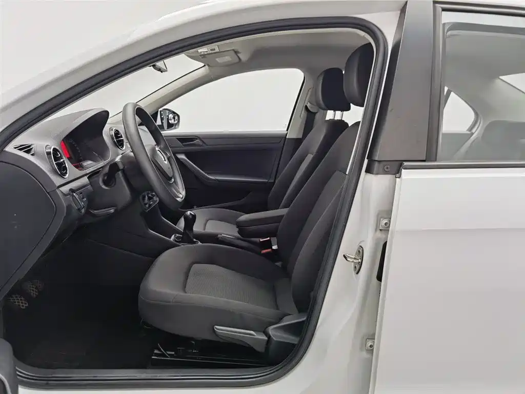 Volkswagen Jetta 2019 — фото 10
