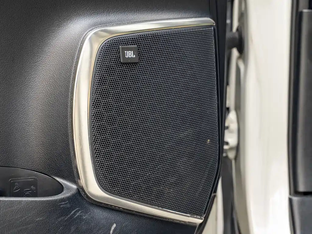 Toyota Alphard 2015 — фото 18