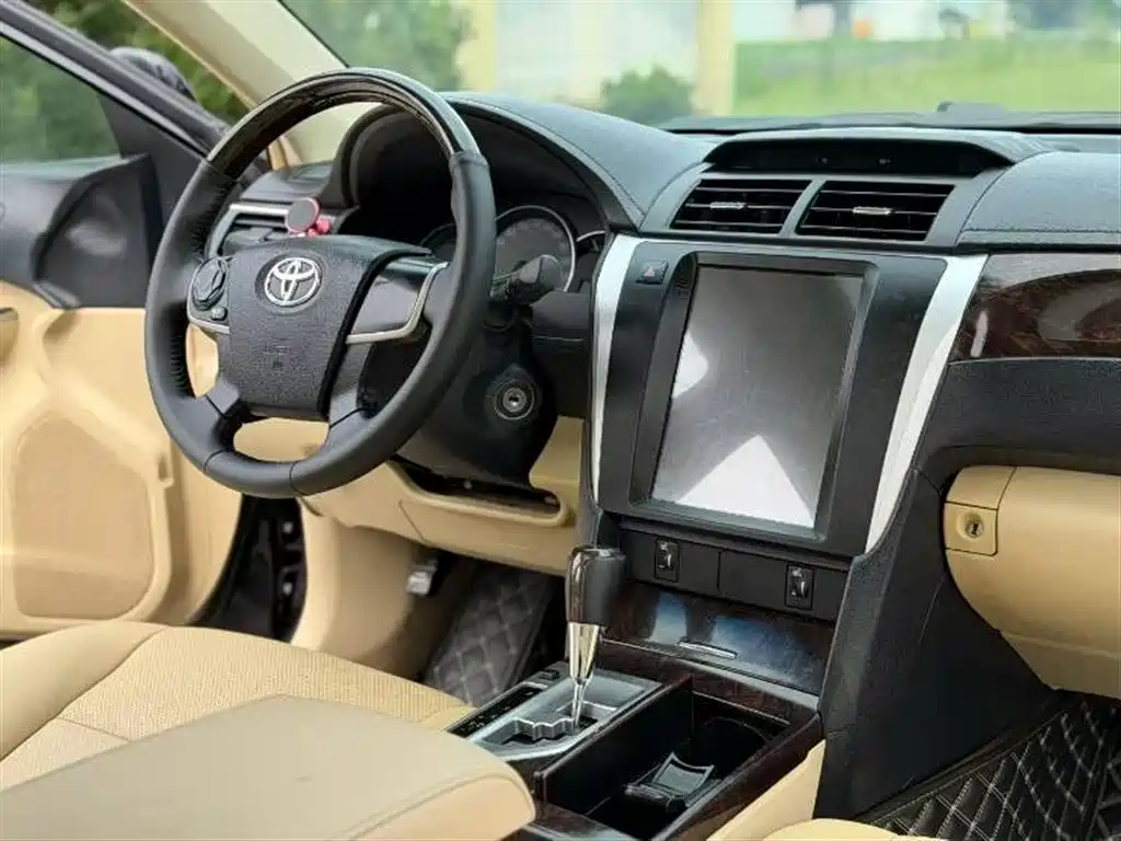 Toyota Camry 2015