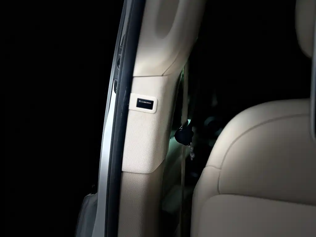 Mercedes-Benz V-Class 2017 — фото 14