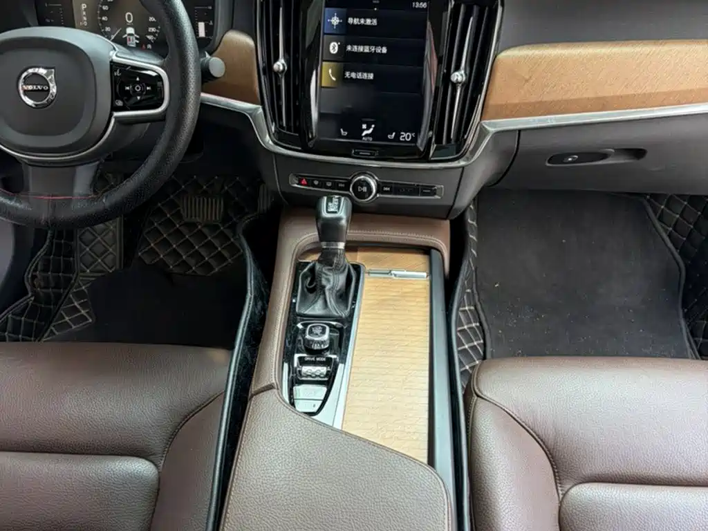 Volvo S90 2018 — фото 15