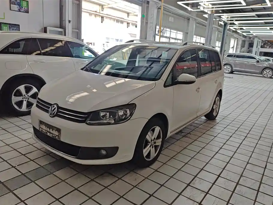 Volkswagen Touran 2015