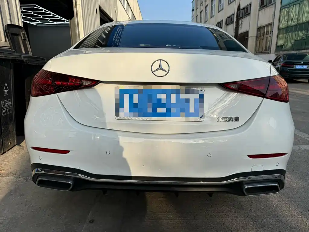 Mercedes-Benz C-Class 2025 — фото 13