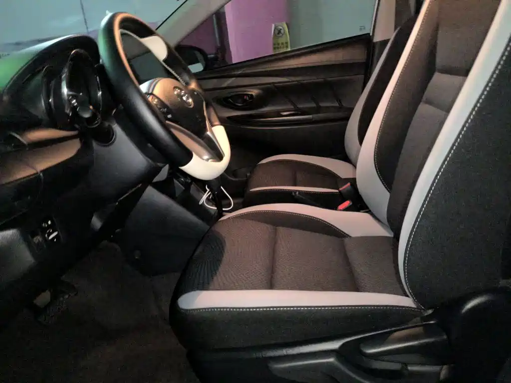 Toyota Yaris L 2022 — фото 11