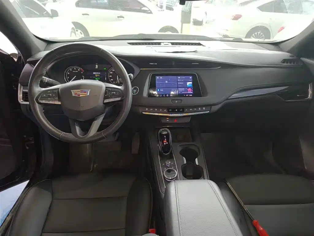 Cadillac XT4 2023 — фото 10