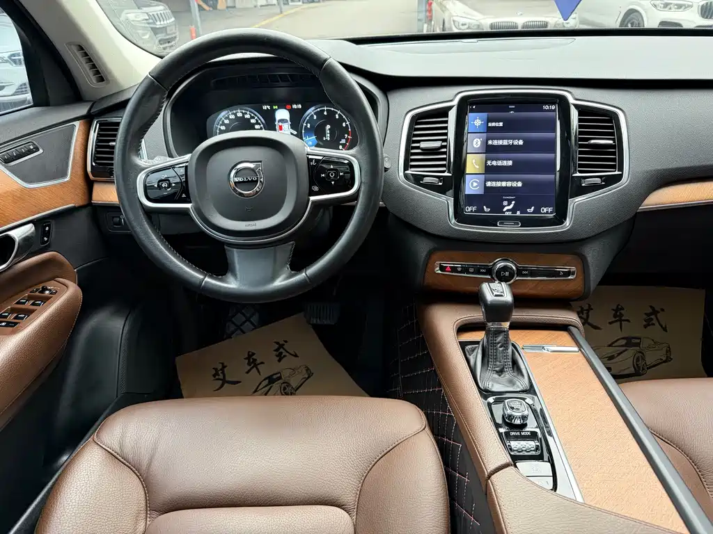 Volvo XC90 2019 — фото 11