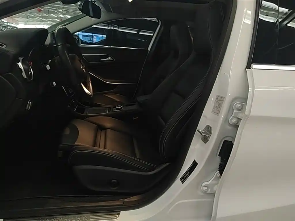 Mercedes-Benz GLA 2017 — фото 15