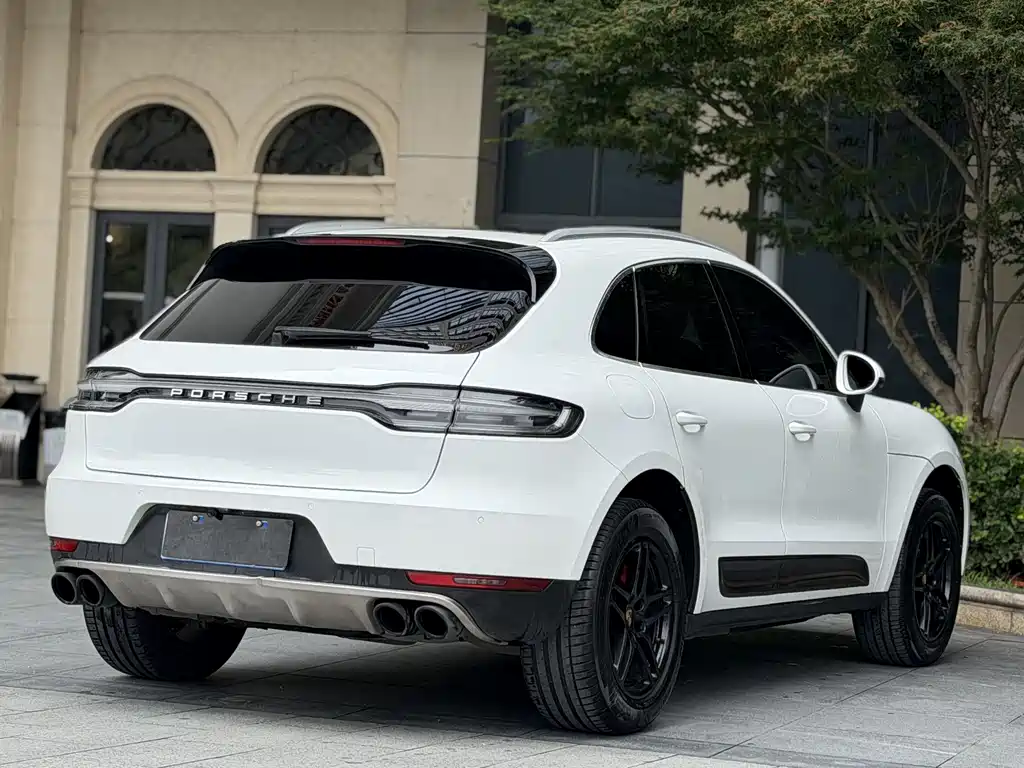 Porsche Macan 2017 — фото 10
