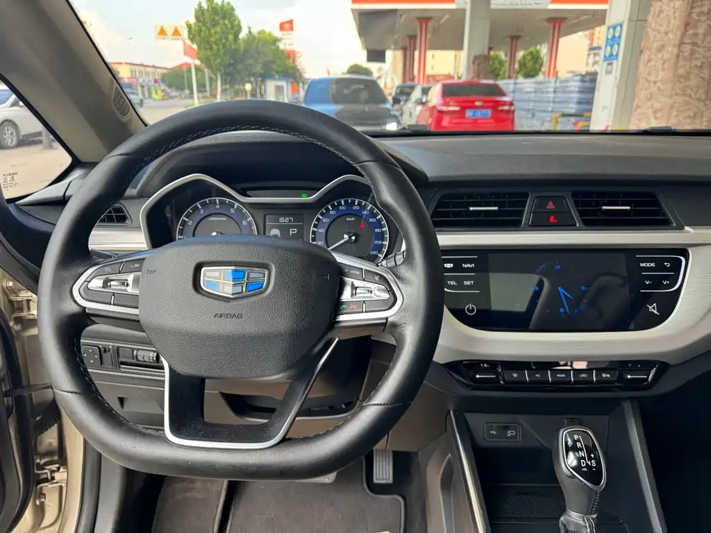 Geely Vision X3 2019 — фото 11