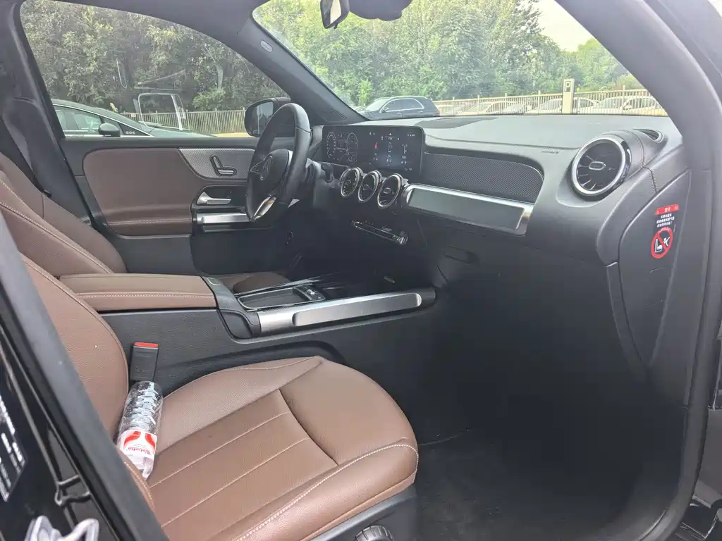 Mercedes-Benz GLB 2024